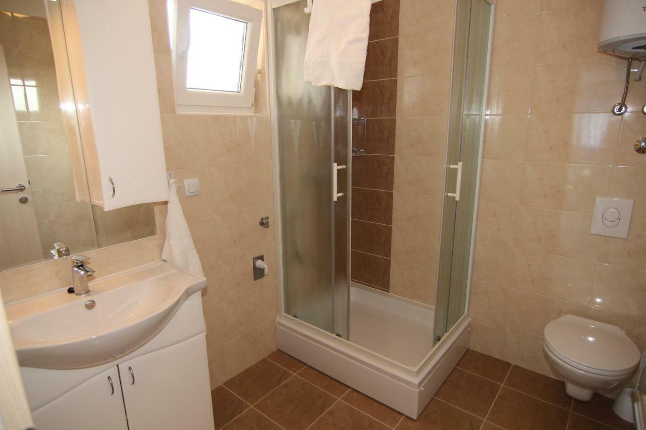 Family Apartments House Damir باغ المظهر الخارجي الصورة
