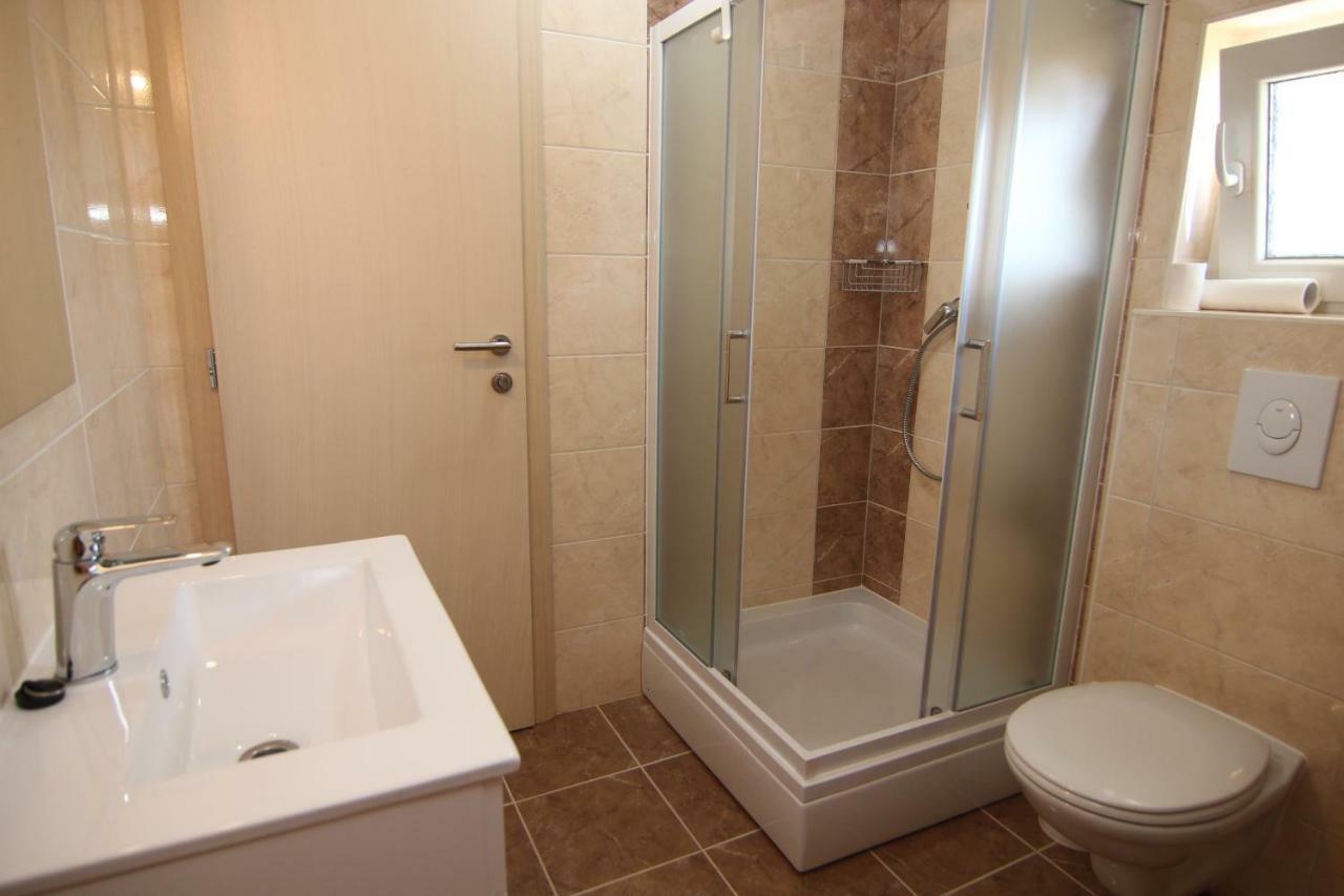 Family Apartments House Damir باغ المظهر الخارجي الصورة