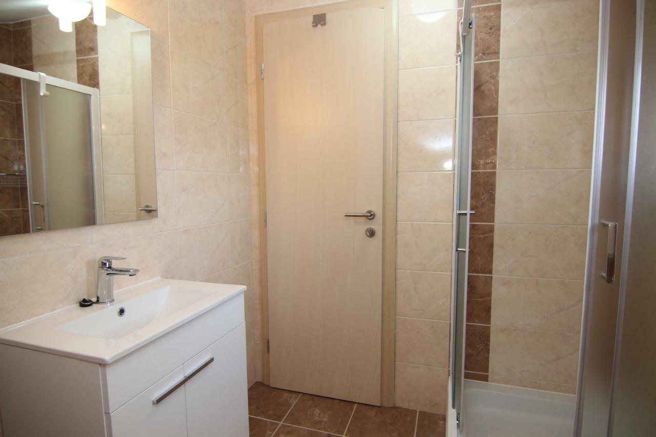 Family Apartments House Damir باغ المظهر الخارجي الصورة